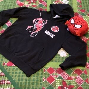 Spiderman Hoodie & Plush Toy
Size 10-12 Boys